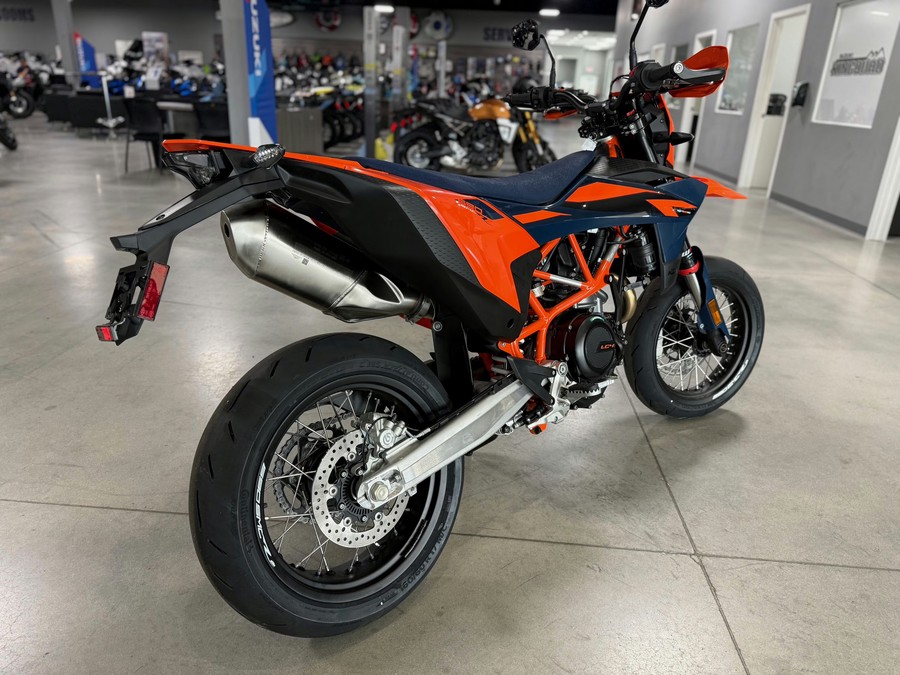 2026 KTM SMC R