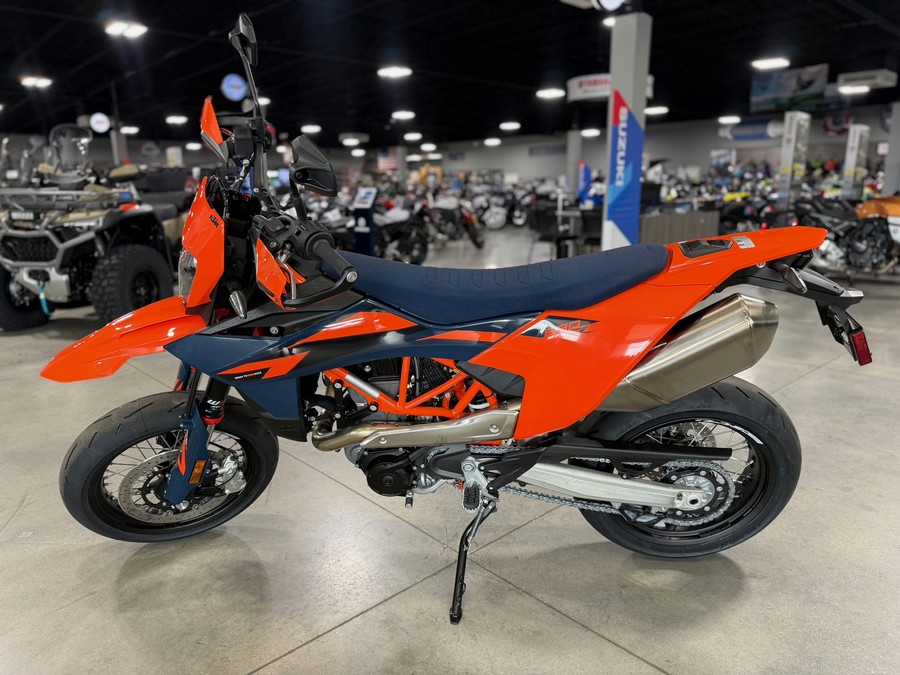 2026 KTM SMC R