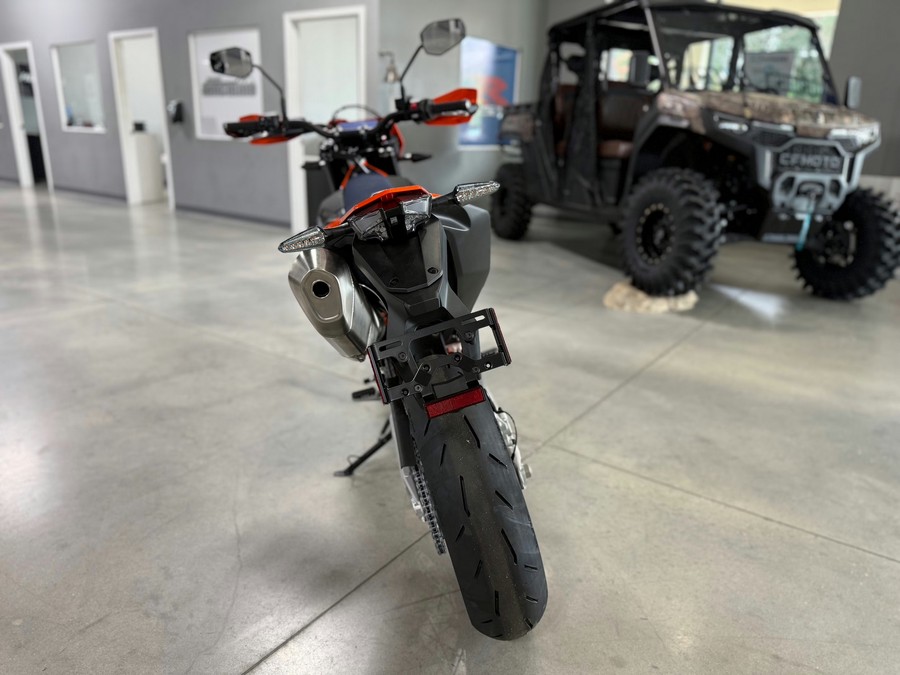 2026 KTM SMC R