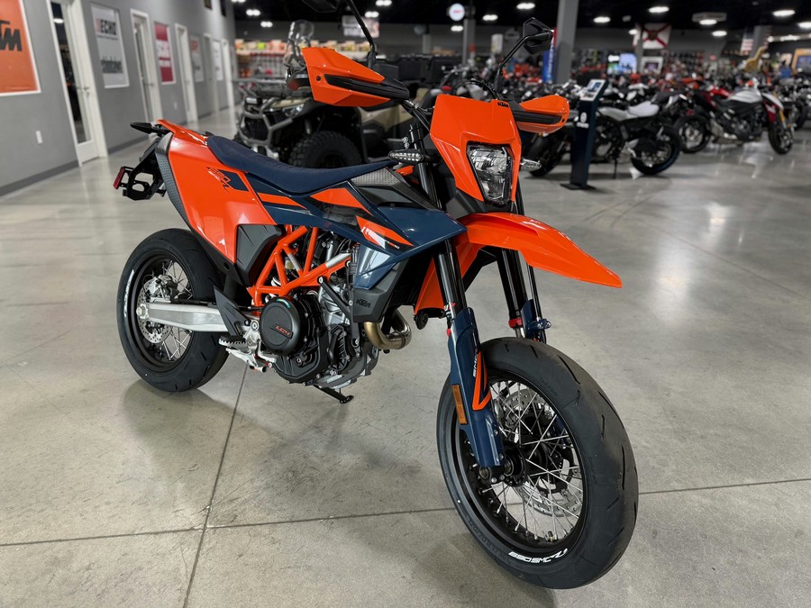 2026 KTM SMC R