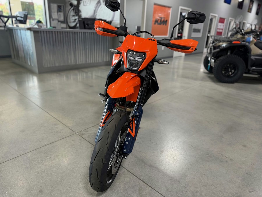 2026 KTM SMC R