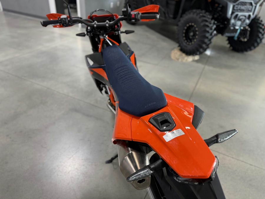2026 KTM SMC R