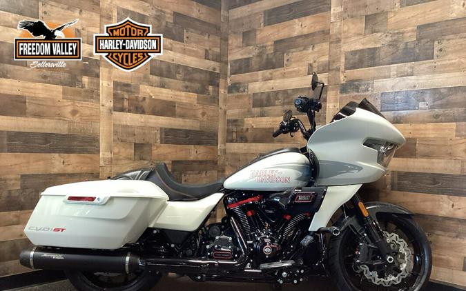 2024 Harley-Davidson CVO™ Road Glide® ST Golden White Pearl FLTRXSTSE