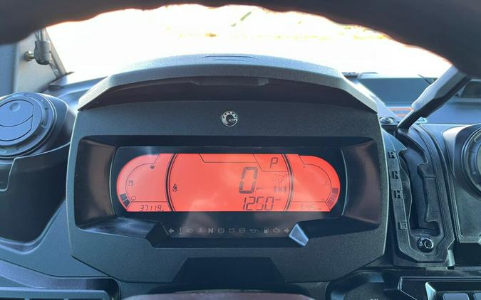 2022 Can-Am Defender Max Limited HD10