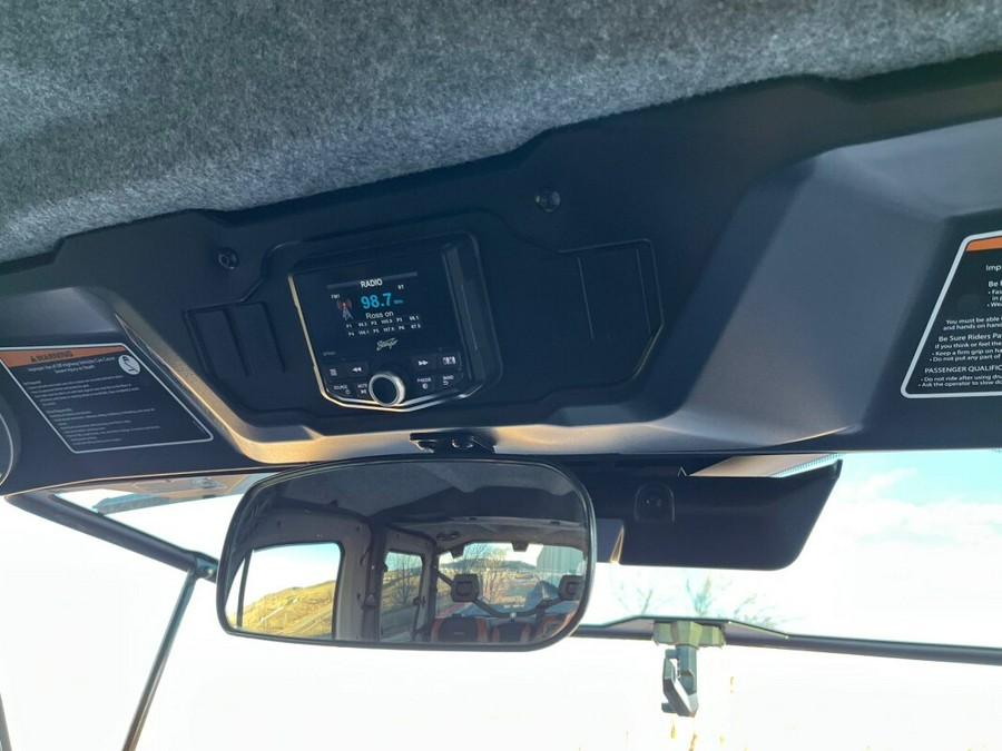 2022 Can-Am Defender Max Limited HD10