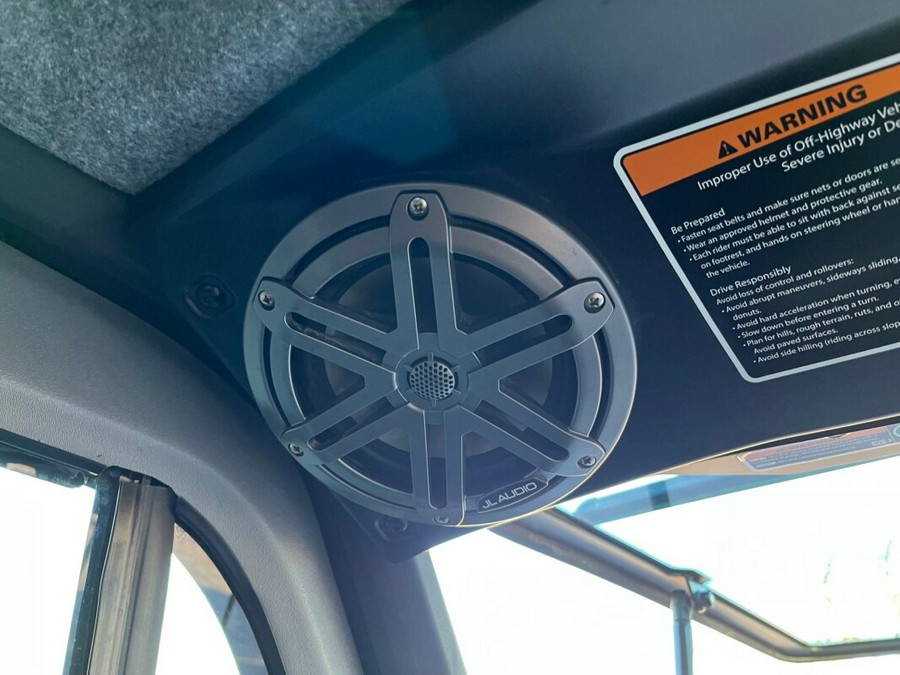 2022 Can-Am Defender Max Limited HD10