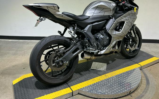 2025 Yamaha YZF-R7