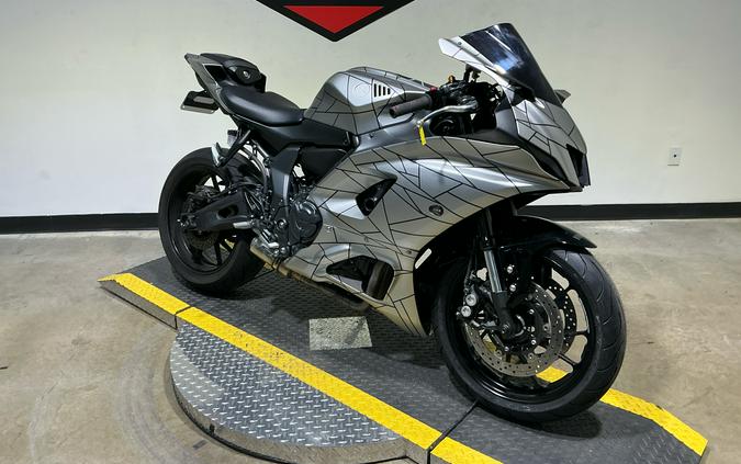 2025 Yamaha YZF-R7