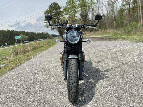 2020 Triumph Speed Twin Review Photo Gallery