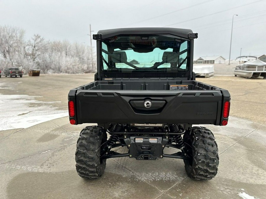 2024 Can-Am® Defender DPS CAB HD9