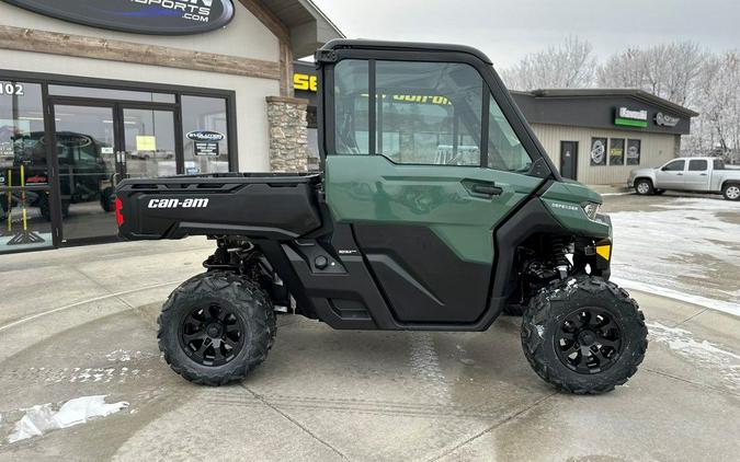 2024 Can-Am® Defender DPS CAB HD9