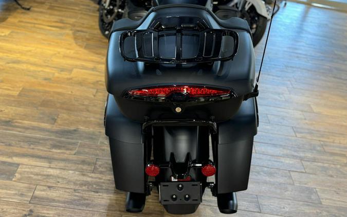 2024 Indian Motorcycle® Pursuit® Dark Horse® Black Smoke