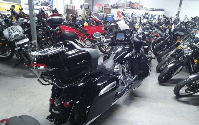 2025 Indian Motorcycle® Roadmaster® Maroon Metallic/Silver Quartz Metallic