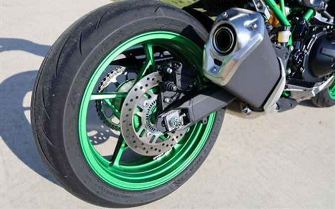 2025 Kawasaki Z900 SE ABS