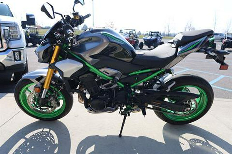 2025 Kawasaki Z900 SE ABS