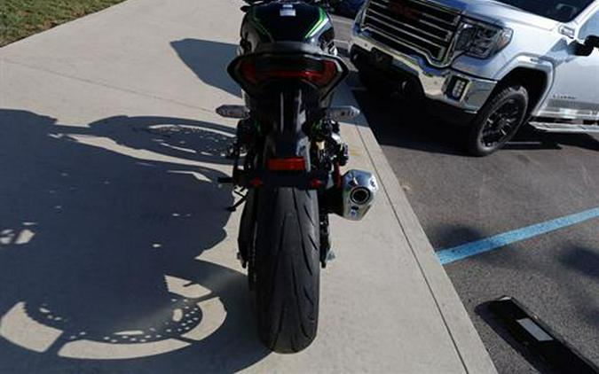 2025 Kawasaki Z900 SE ABS