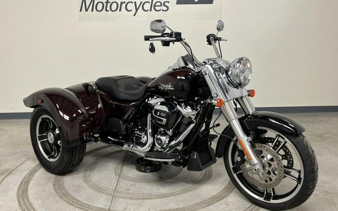 2022 Harley-Davidson Trike Freewheeler Midnight CrimsonVivid Black (FLRT)