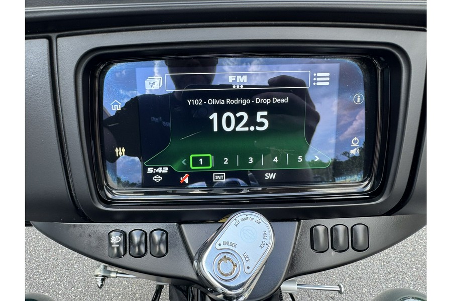 2024 TRI-GLIDE - Harley-Davidson®
