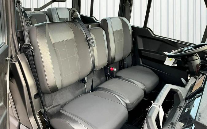 2026 Can-Am SSV DEF MAX XTCAB 65 HD11 CA HB 26 XT CAB HD11