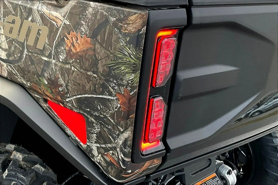 2026 Can-Am SSV DEF MAX XTCAB 65 HD11 CA HB 26 XT CAB HD11