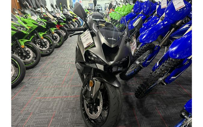 2026 Kawasaki Ninja ZX-6R Base