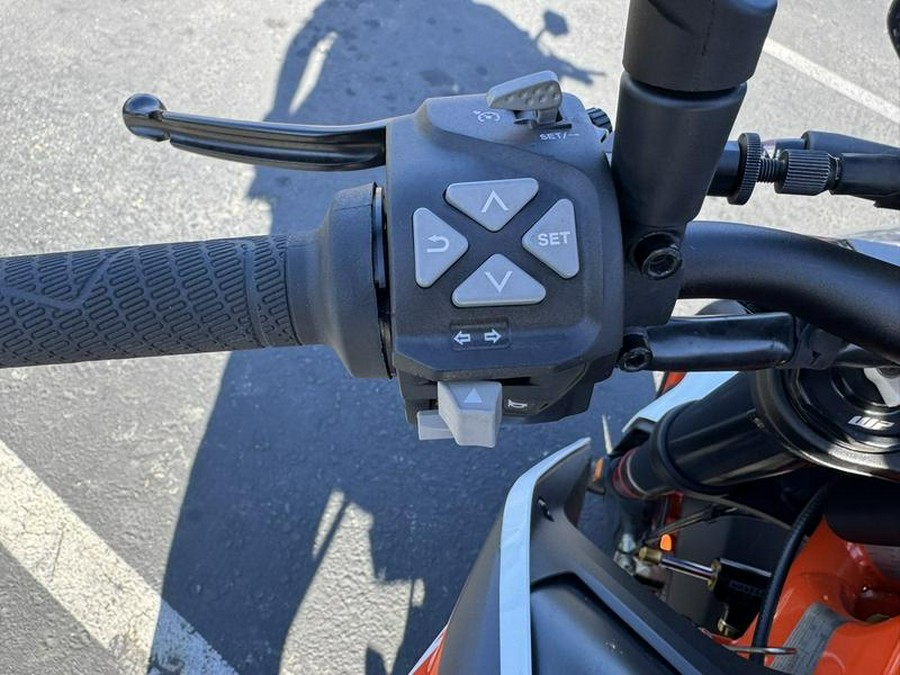 2020 KTM 890 Duke R