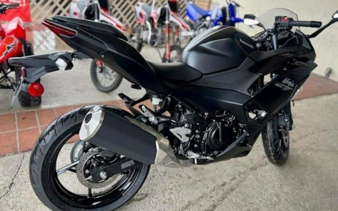 2026 Kawasaki Ninja 500 ABS Metallic Flat Spark Black