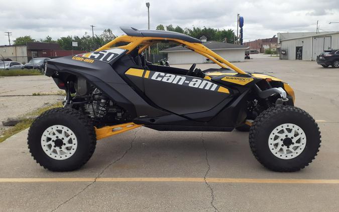 2024 Can-Am™ Maverick R X rs With SMART-SHOX