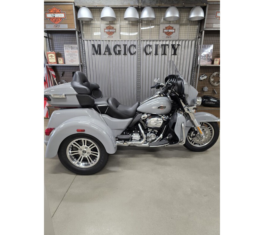 FLHTCUTG 2024 Tri Glide Ultra