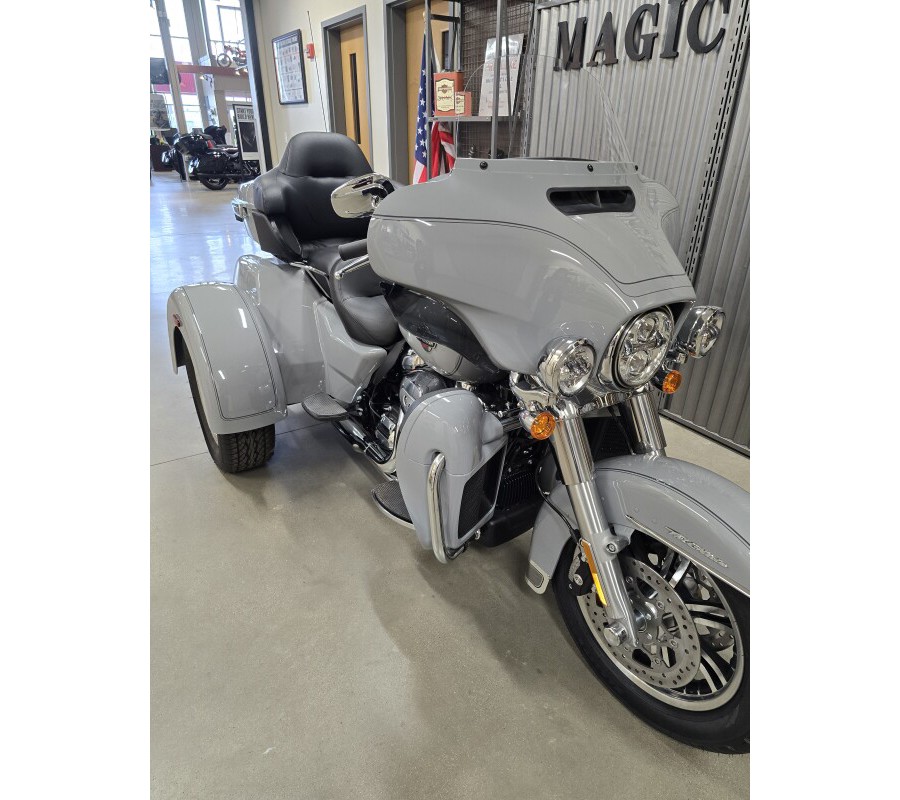 FLHTCUTG 2024 Tri Glide Ultra