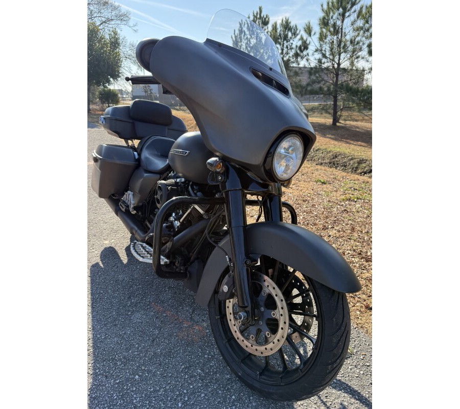 2019 Harley-Davidson® FLHXS Street Glide® Special