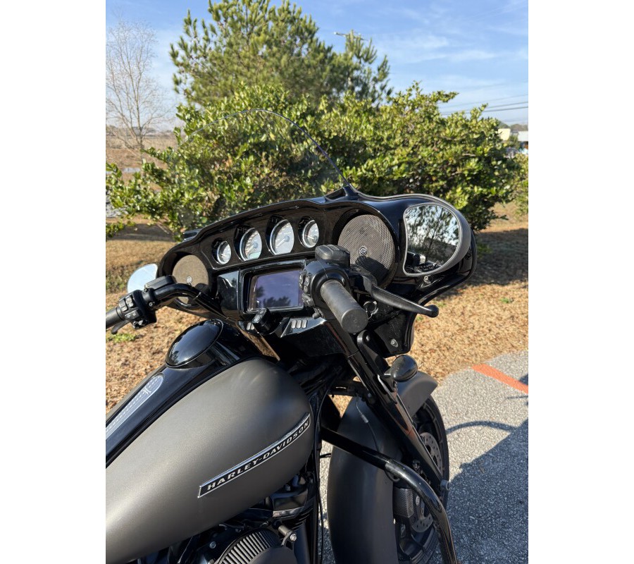 2019 Harley-Davidson® FLHXS Street Glide® Special