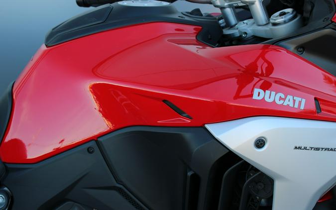 2024 Ducati Multistrada V4 S Travel & Radar