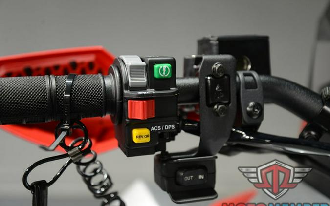 2026 Can-Am Renegade X Mr 1000 R Hyper Silver & Legion Red