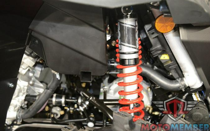 2026 Can-Am Renegade X Mr 1000 R Hyper Silver & Legion Red