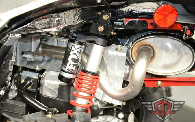 2026 Can-Am Renegade X Mr 1000 R Hyper Silver & Legion Red