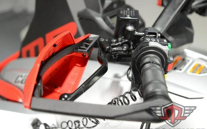 2026 Can-Am Renegade X mr 1000 R Hyper Silver & Legion Red