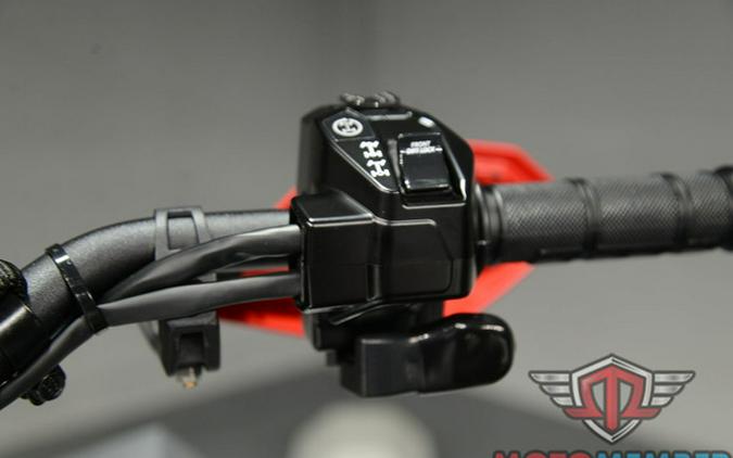 2026 Can-Am Renegade X Mr 1000 R Hyper Silver & Legion Red