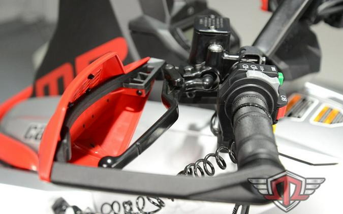 2026 Can-Am Renegade X Mr 1000 R Hyper Silver & Legion Red