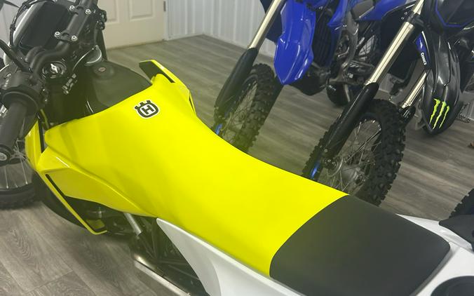 2026 Husqvarna Supermoto 701