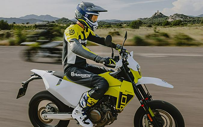 2026 Husqvarna Supermoto 701