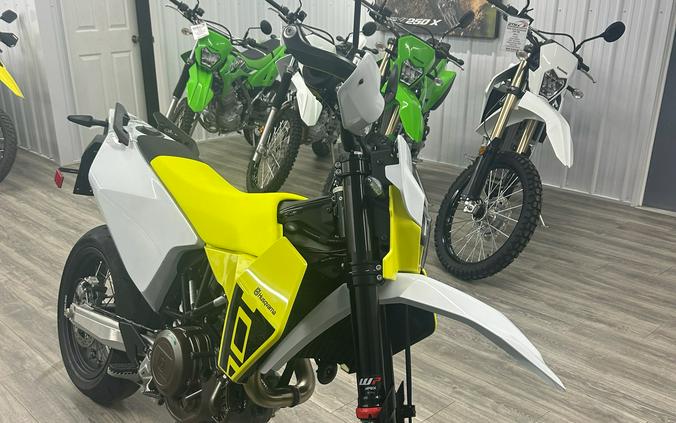 2026 Husqvarna Supermoto 701
