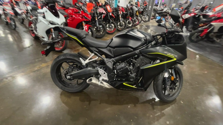 2026 Honda CBR650R E-CLUTCH