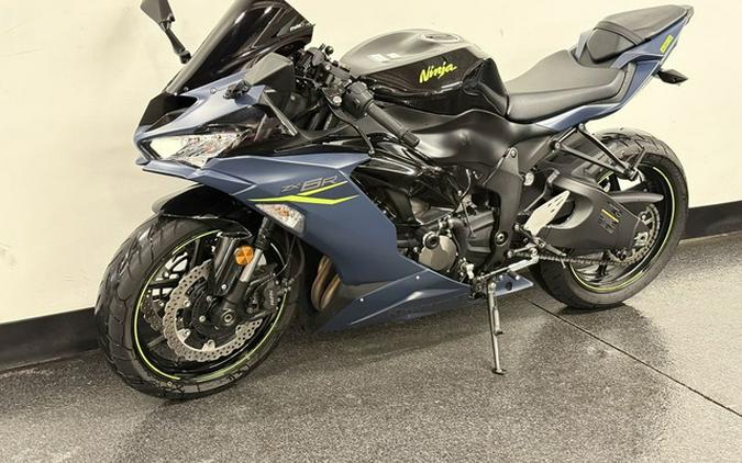 2022 Kawasaki Ninja ZX-6R Metallic Matte Twilight Blue/Metallic Diablo Black