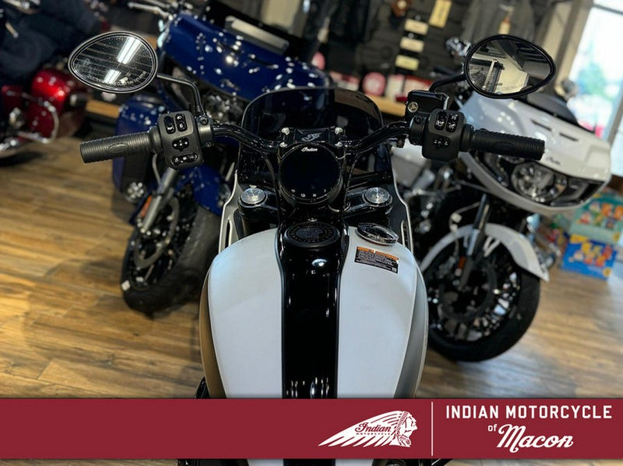 2024 Indian Motorcycle® Sport Chief Ghost White Metallic Smoke