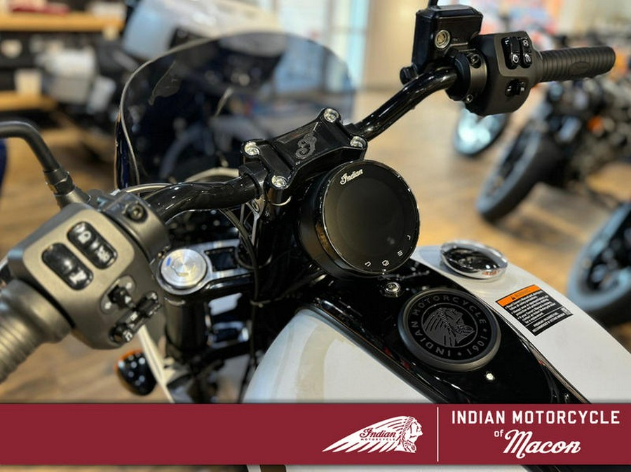 2024 Indian Motorcycle® Sport Chief Ghost White Metallic Smoke