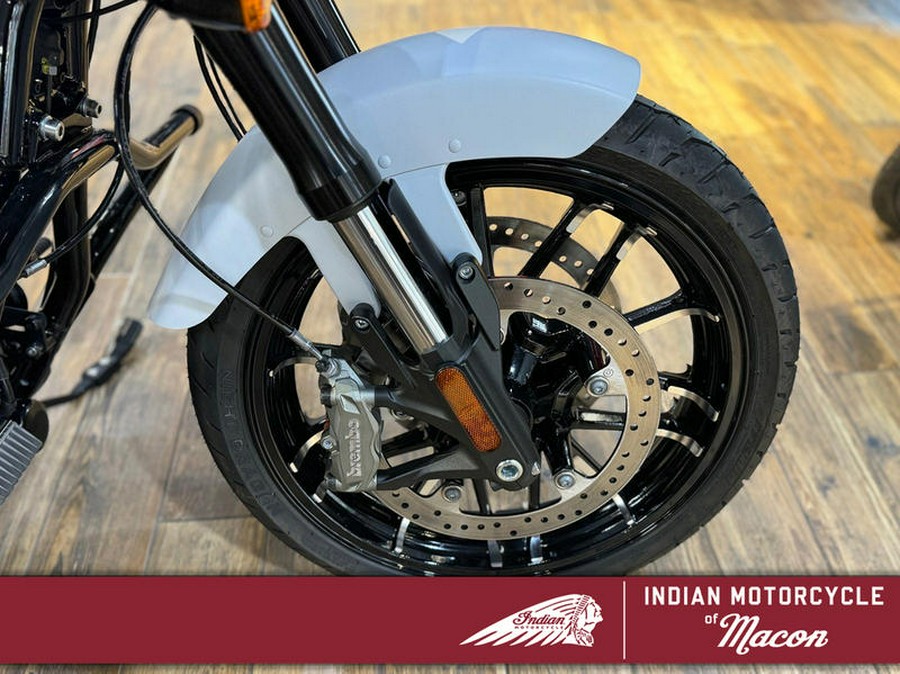 2024 Indian Motorcycle® Sport Chief Ghost White Metallic Smoke