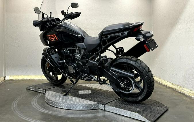 2026 Harley-Davidson® Pan America® 1250 ST Vivid Black Black Trim
