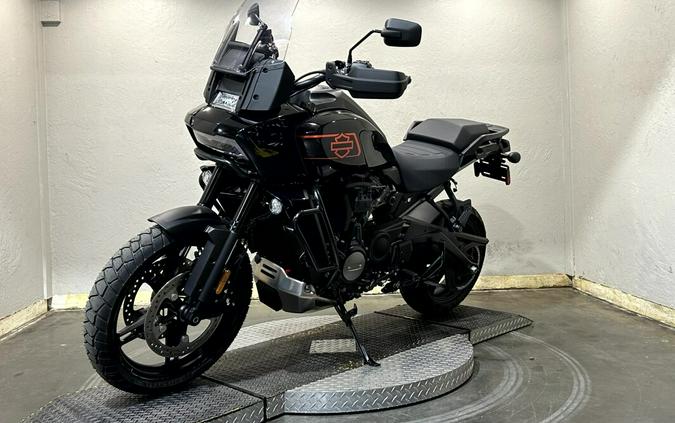 2026 Harley-Davidson® Pan America® 1250 ST Vivid Black Black Trim