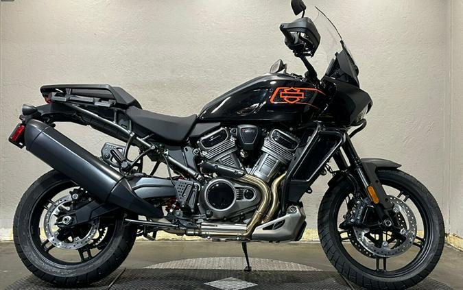 2026 Harley-Davidson® Pan America® 1250 ST Vivid Black Black Trim